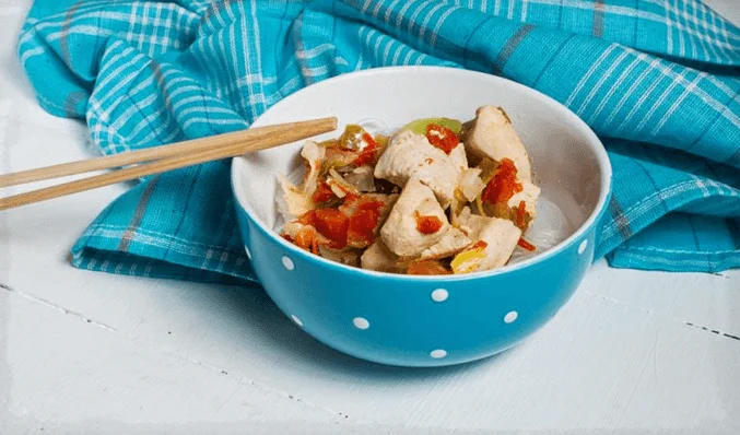 Фунчоза с куриным филе и овощами: рецепт