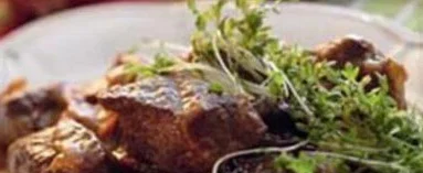 Баранина тушеная со сливами