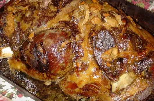 Баранья лопатка, запеченная в духовке