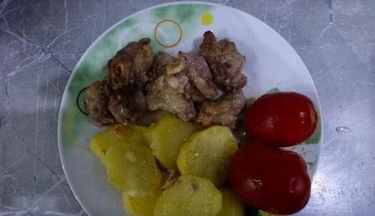 Баранья лопатка, запеченная в духовке с картошкой