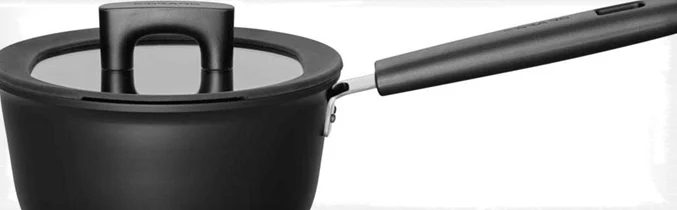Ковш Fiskars Hard Face 1052226, 1.8л, с крышкой, черный