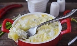 Омлет с горошком и кабачком