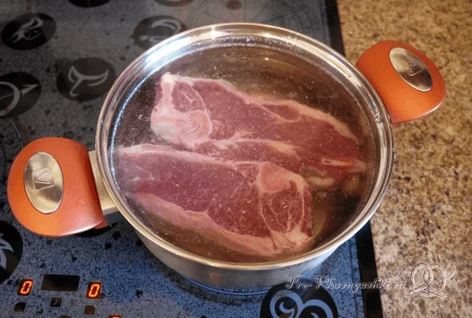 Бешбармак в домашних условиях - варим мясо