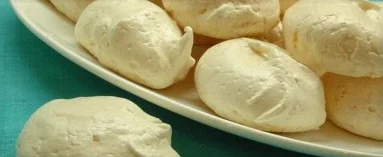 Безе с кокосовой стружкой