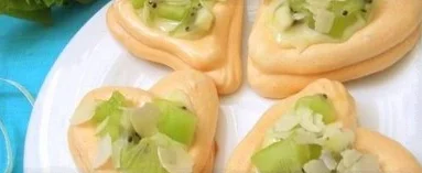 Меренги со сгущенкой и киви