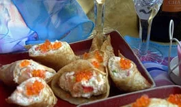 Блины с творожно-рыбной начинкой и икрой