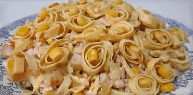 Блинный салат с копченой курицей – 6 рецептов салата с блинами и курицей