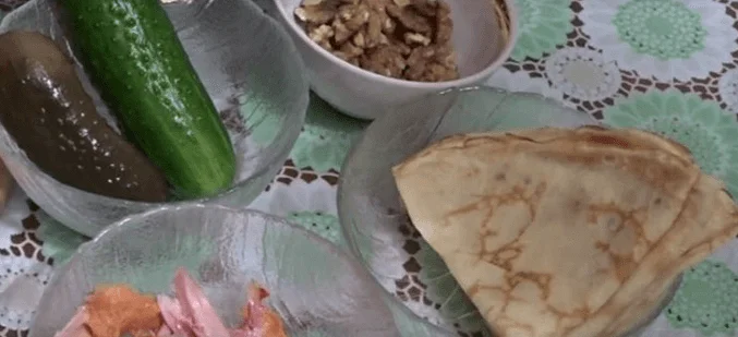 Блинный салат с копченой курицей – 6 рецептов салата с блинами и курицей