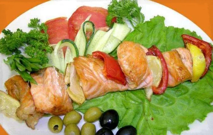 Сочный шашлык из осетрины. \ Фото: google.com.