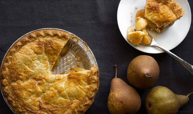 Пирог с грушами. \ Фото: ediblephoenix.ediblecommunities.com.