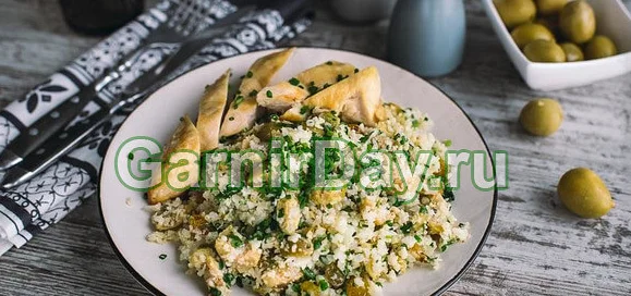 Рис с изюмом и оливками