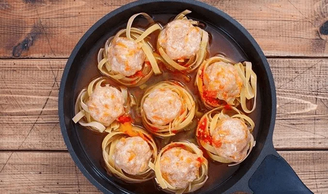 Гнезда с фаршем и морковью