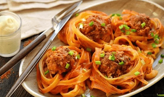 Гнезда с фаршем в духовке: 10 сытных и вкусных рецептов