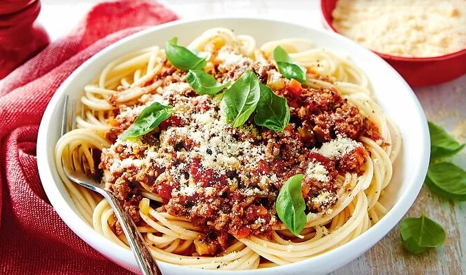Спагетти с соусом болоньезе. / Фото: attuale.ru