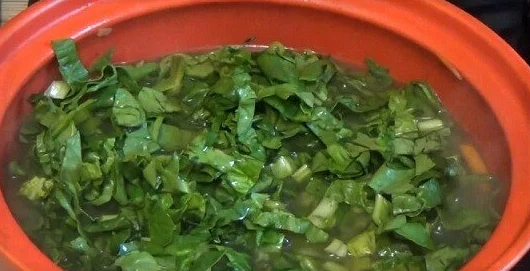 Отправляем шпинат в щи