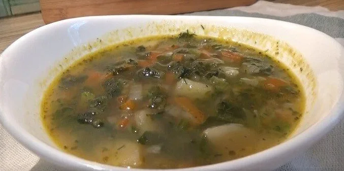 Зеленые щи из шпината