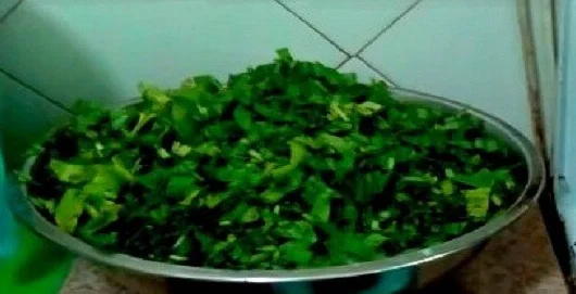 Измельчаем зелень