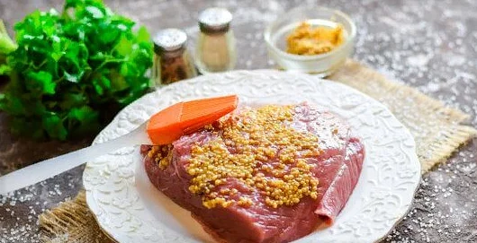 Промазываем горчицей