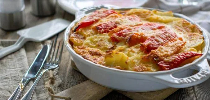 Запеканка с ветчиной. \ Фото: gastronom.ru.