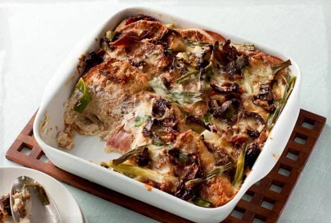Запеканка с ветчиной и цикорием. \ Фото: foodnetwork.com.