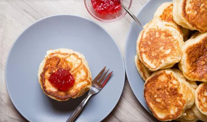 Вкуснейшие оладушки из пшена. \ Фото: pinterest.com.