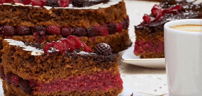 Постный малиновый торт Источник: gastronom.ru