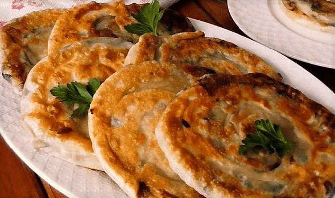 Лепешки с грибами на сковороде