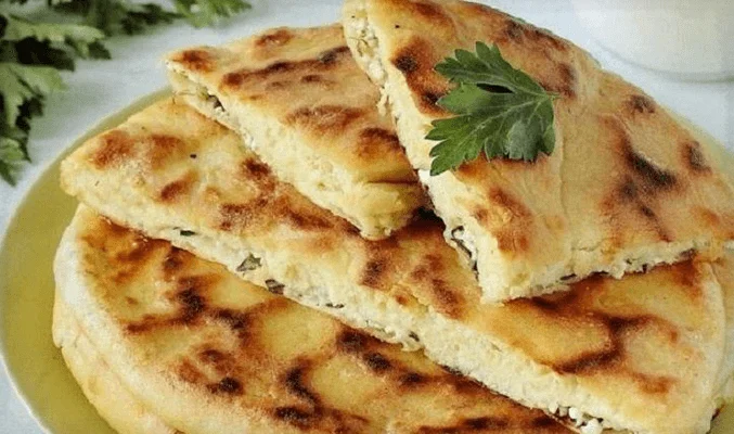 Жареные лепешки с творогом и зеленью