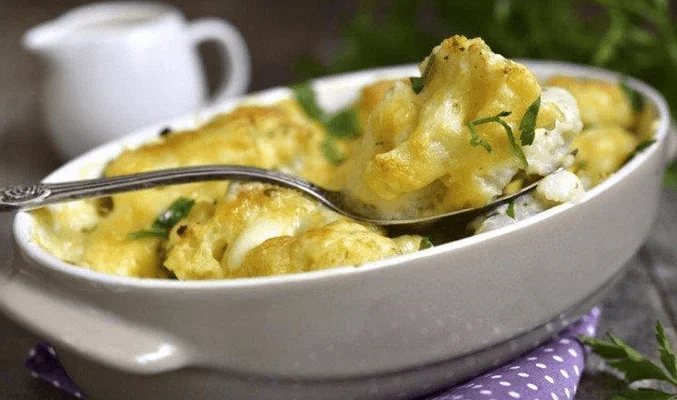 Цветная капуста с яйцом и сыром