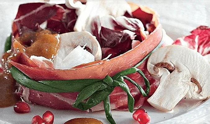 Салат с шампиньонами и ветчиной - рецепты