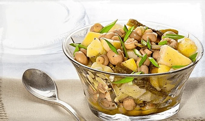 Салат с маринованными шампиньонами и картофелем - рецепты