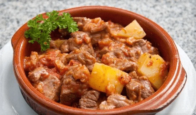 Мясо с картошкой в томате - рецепты