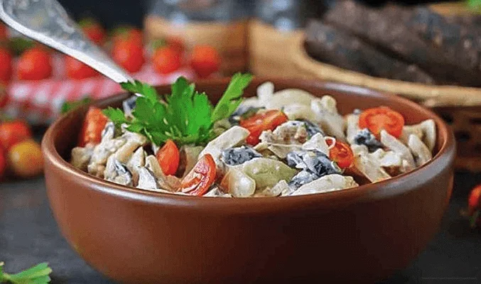Салат с шампиньонами и помидорами - рецепты