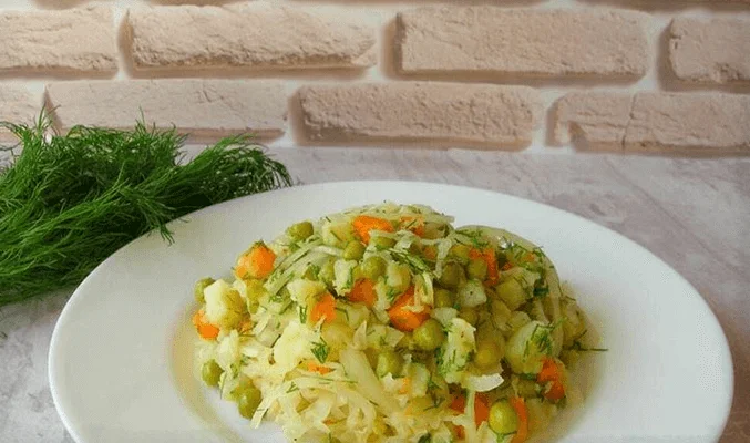 Постный картофельный салат с квашеной капустой - рецепты