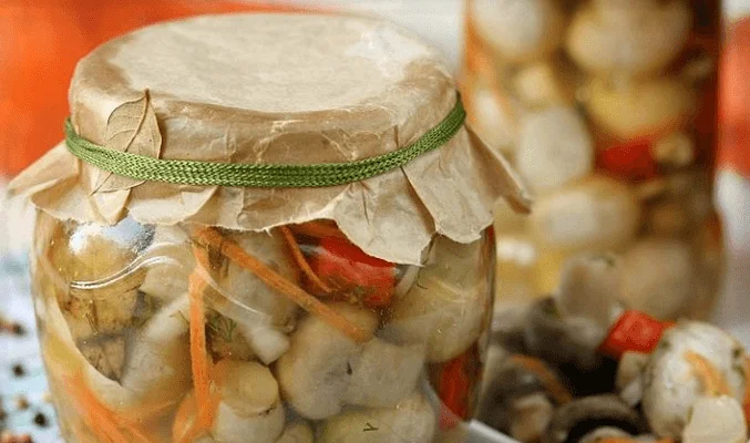 Шампиньоны, маринованные с овощами