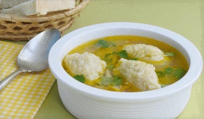 Постный суп с манными клецками