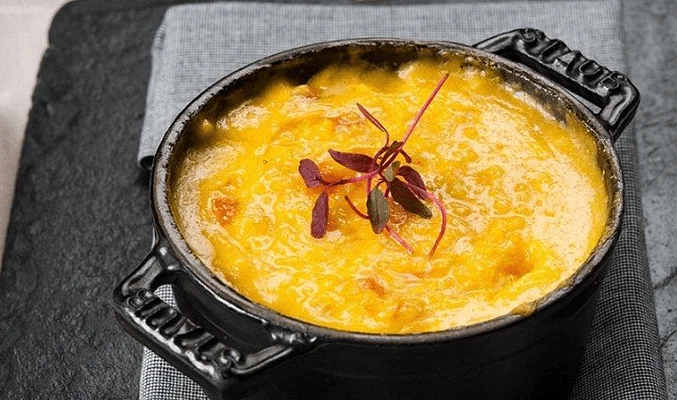 Пшенная каша с куркумой на молоке