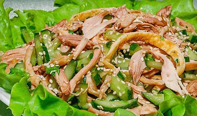 Салат с курицей и огурцами - рецепты