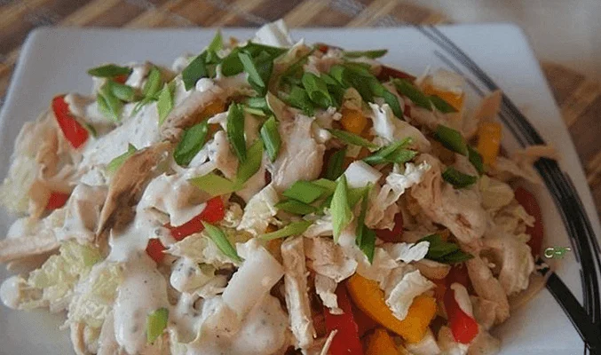 Салат с курицей и сладким перцем - рецепты