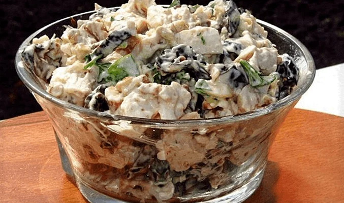 Салат с курицей и черносливом - рецепты