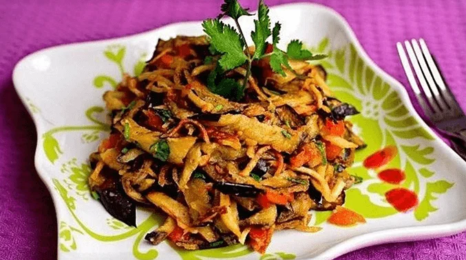 Салат с курицей и баклажанами - рецепты