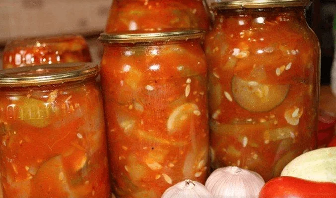 Салат с огурцами и кабачками на зиму