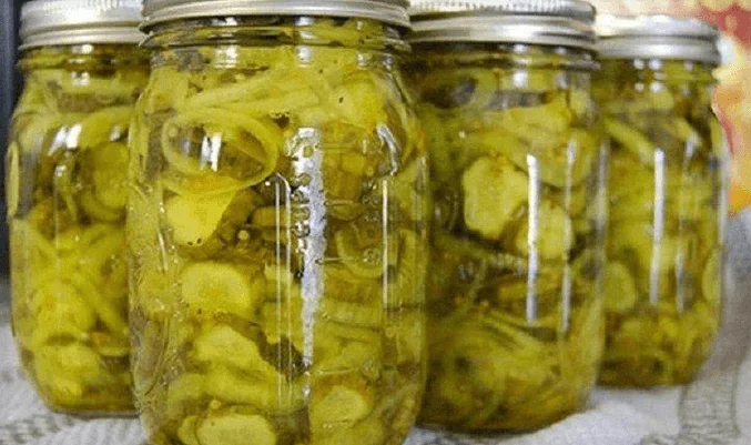 Салат с огурцами и стручковой фасолью