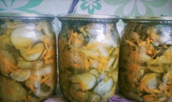 Салат с огурцами и морковью на зиму