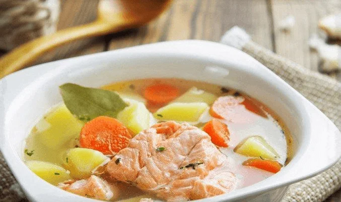Уха из красной рыбы с пшеном