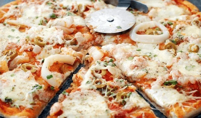 С кальмарами, пармезаном и моцареллой