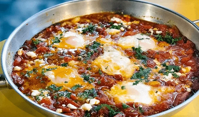 Шакшука с нутом и сухой аджикой