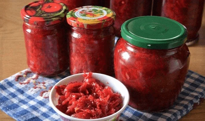 Салат с помидорами и свеклой на зиму