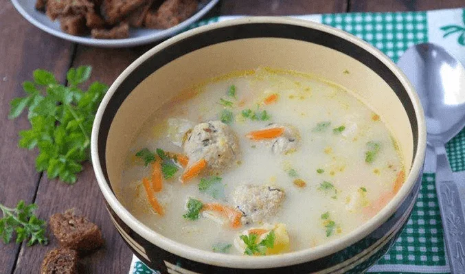 Суп с фрикадельками и сыром