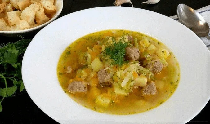 Суп с фрикадельками и капустой